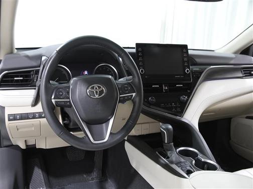2023 Toyota Camry Hybrid XLE