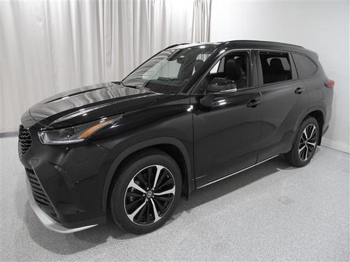 2022 Toyota Highlander XSE