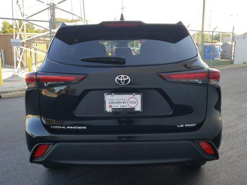 2024 Toyota Highlander LE