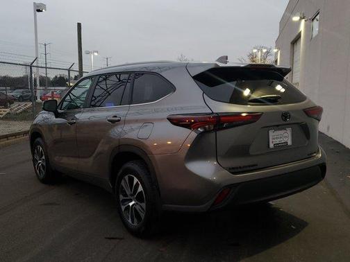 2025 Toyota Highlander XLE