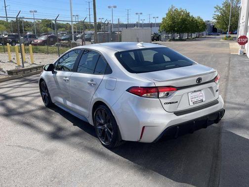 Classic Silver Metallic 2024 Toyota Corolla SE