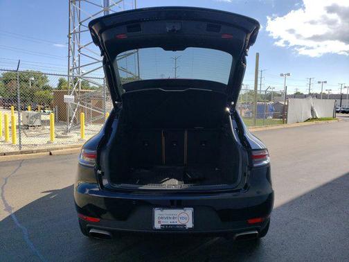 2021 Porsche Macan AWD