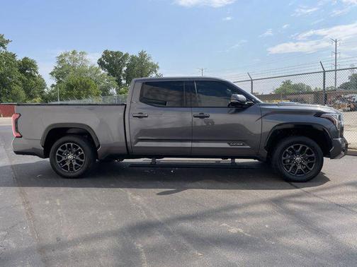 2023 Toyota Tundra Hybrid Platinum