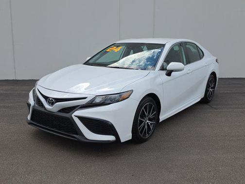 Ice Cap 2024 Toyota Camry SE