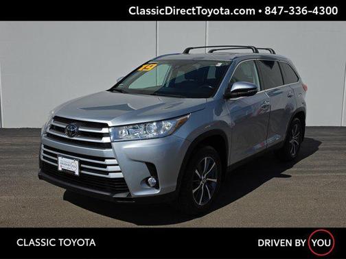 Celestial Silver Metallic 2019 Toyota Highlander XLE