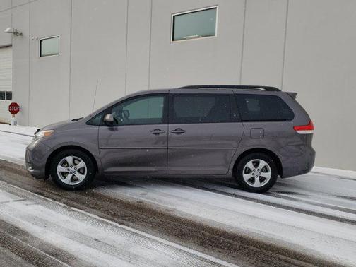 2013 Toyota Sienna LE