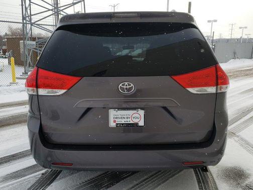 2013 Toyota Sienna LE