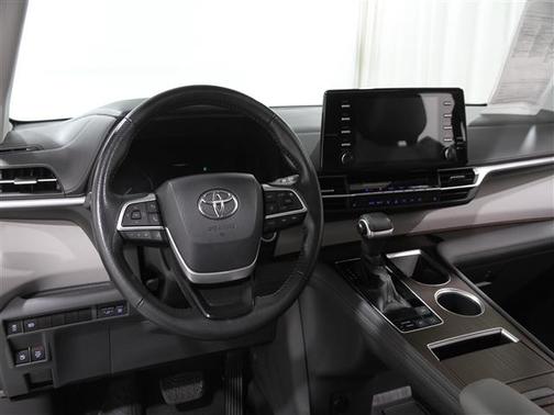 2021 Toyota Sienna XLE 7 Passenger