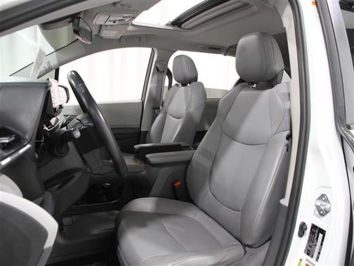 2021 Toyota Sienna XLE 7 Passenger