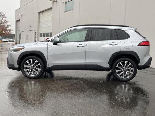 2023 Toyota Corolla Cross XLE