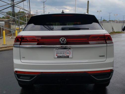 2024 Volkswagen Atlas Cross Sport 2.0T SE w/Technology 4MOTION