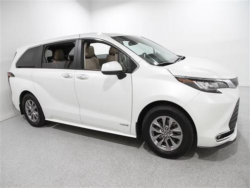 2021 Toyota Sienna XLE 7 Passenger