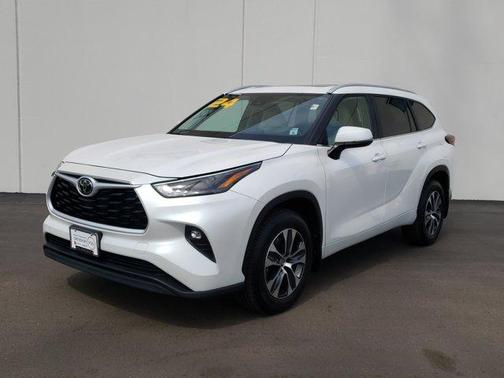 2024 Toyota Highlander XLE