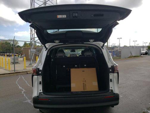 2025 Toyota Sienna XLE 7 Passenger