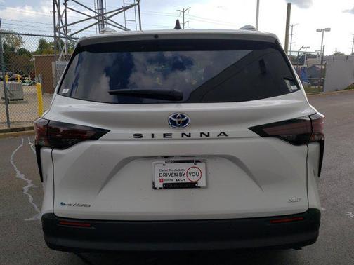 2025 Toyota Sienna XLE 7 Passenger