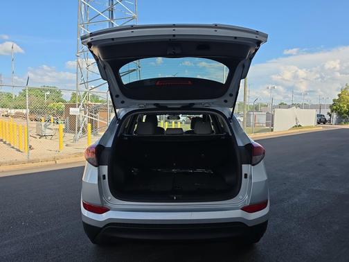 Molten Silver 2017 Hyundai TUCSON SE