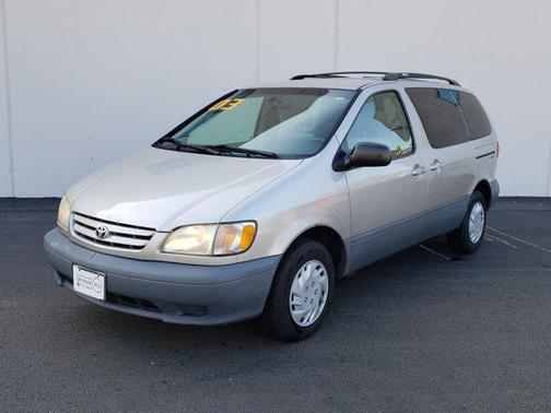 2003 Toyota Sienna CE