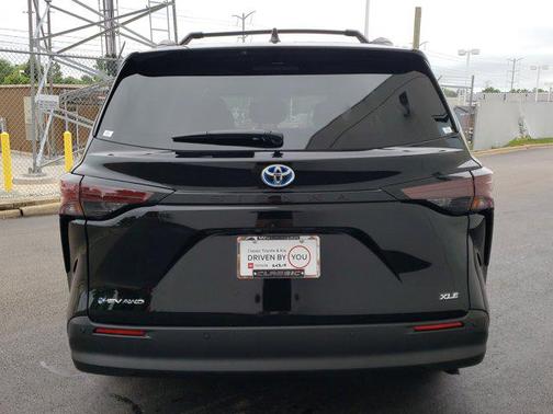 2025 Toyota Sienna XLE 7 Passenger