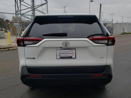 2025 Toyota RAV4 LE