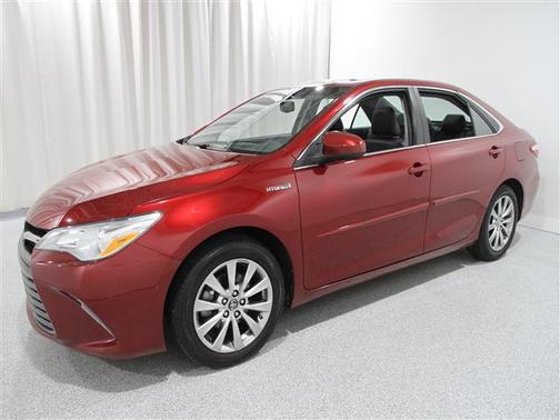 2017 Toyota Camry Hybrid XLE