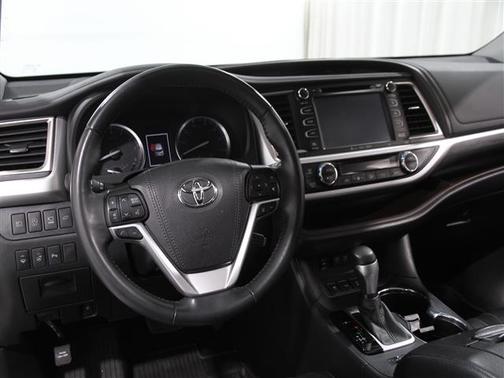 2019 Toyota Highlander Limited Platinum