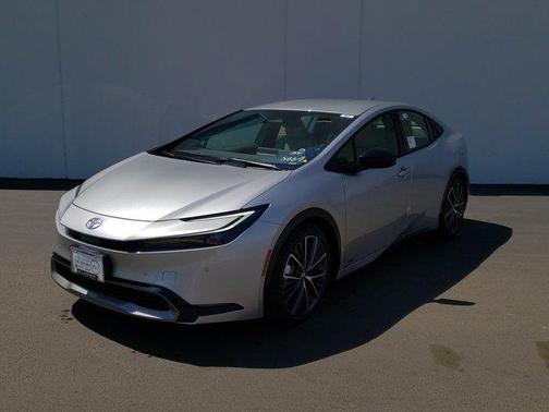 2025 Toyota Prius XLE