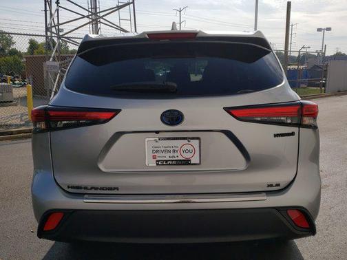 2021 Toyota Highlander Hybrid XLE