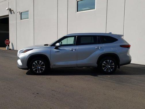 2021 Toyota Highlander Hybrid XLE