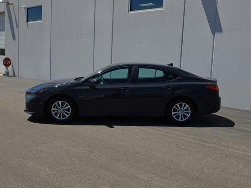 Underground 2025 Toyota Camry LE