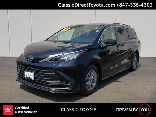 2023 Toyota Sienna LE