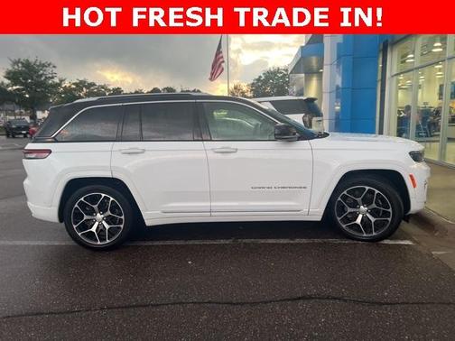 2022 Jeep Grand Cherokee Summit