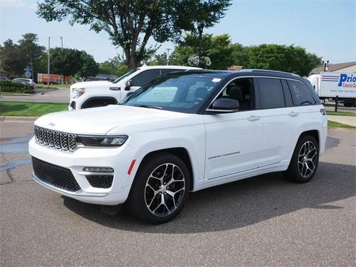 2022 Jeep Grand Cherokee Summit