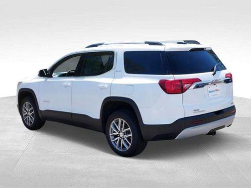 Summit White 2018 GMC Acadia SLE-2