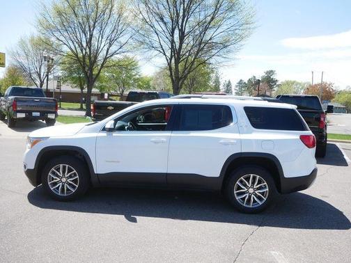 Summit White 2018 GMC Acadia SLE-2