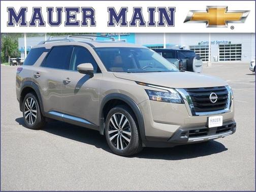 2023 Nissan Pathfinder Platinum