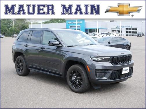 2025 Jeep Grand Cherokee Laredo