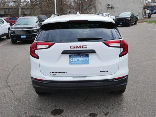 2024 GMC Terrain SLE