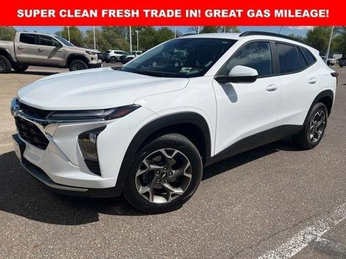 Summit White 2024 Chevrolet Trax LT
