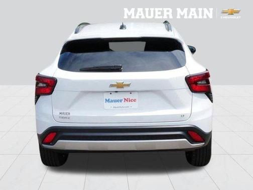 Summit White 2024 Chevrolet Trax LT