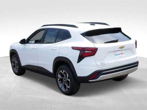 Summit White 2024 Chevrolet Trax LT