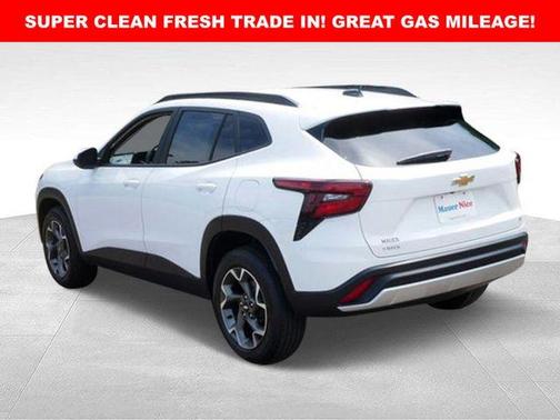 Summit White 2024 Chevrolet Trax LT