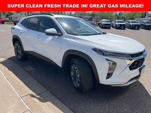 Summit White 2024 Chevrolet Trax LT