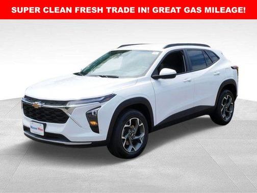 Summit White 2024 Chevrolet Trax LT