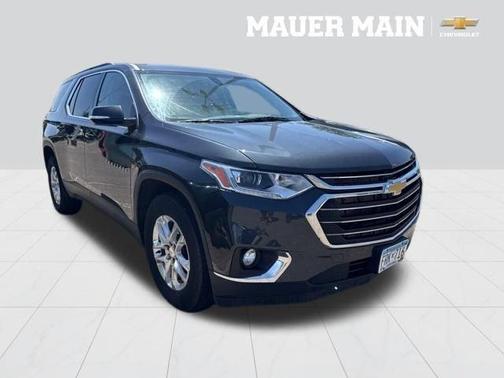 Graphite Metallic 2020 Chevrolet Traverse LT Cloth