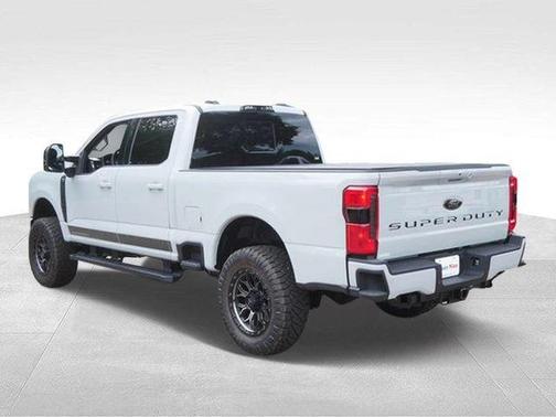 Avalanche 2025 Ford F-350 Lariat Super Duty