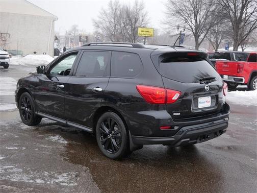 2018 Nissan Pathfinder SL