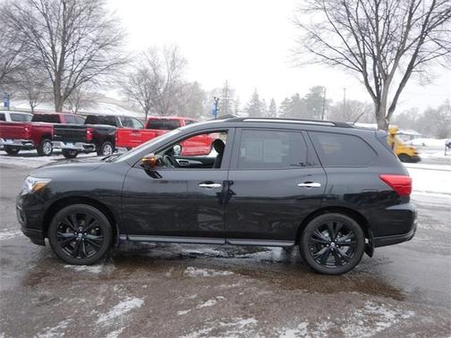 2018 Nissan Pathfinder SL