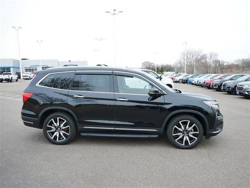 2022 Honda Pilot Touring 7-Passenger