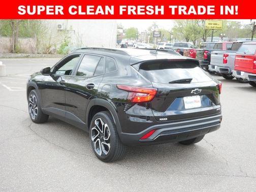 Mosaic Black Metallic 2025 Chevrolet Trax 2RS
