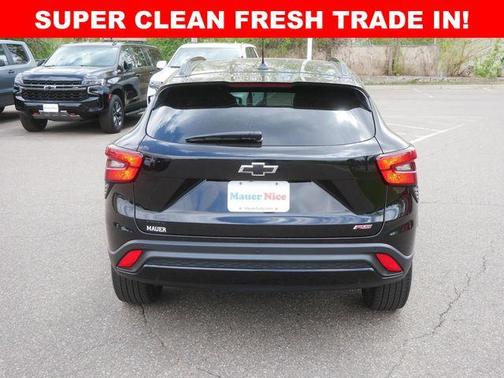 Mosaic Black Metallic 2025 Chevrolet Trax 2RS